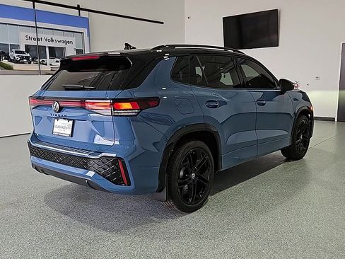 New 2026 Volkswagen Tiguan SE R-Line FWD image 9