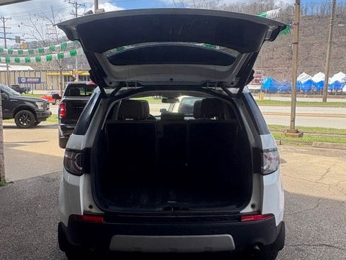 Used 2017 Land Rover Discovery Sport HSE image 5