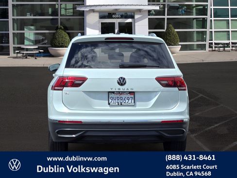 Certified 2023 Volkswagen Tiguan SE FWD image 5