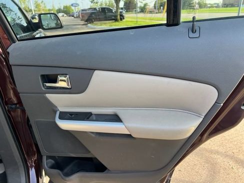Used 2012 Ford Edge SEL FWD image 12