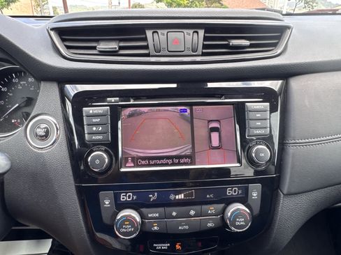 Used 2018 Nissan Rogue SL image 6