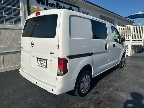 Used 2021 Nissan NV200 SV w/ Sliding Door Glass Package image 6
