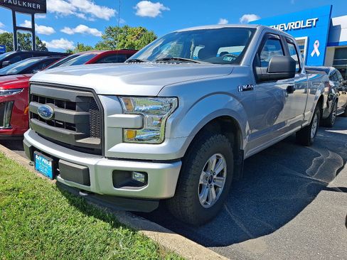 Used 2016 Ford F150 XL w/ Equipment Group 101A Mid AWD/4WD image 3
