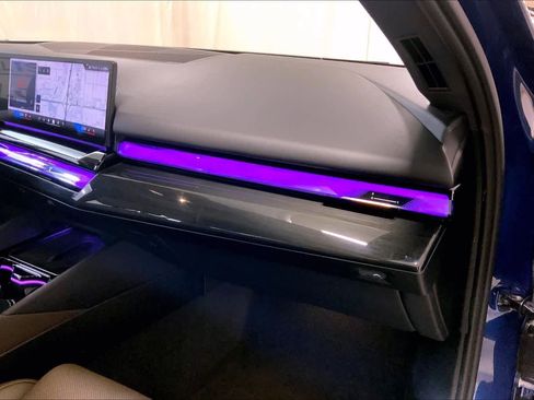 Used 2024 BMW i5 M60 image 18