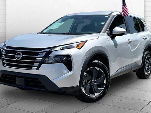 Used 2025 Nissan Rogue SV FWD image 11