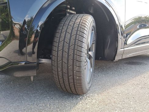 New 2025 Audi Q6 e-tron Premium image 37