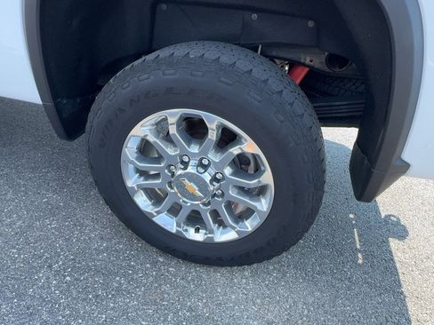 Used 2025 Chevrolet Silverado 2500 LTZ w/ LTZ Plus Package AWD/4WD image 7