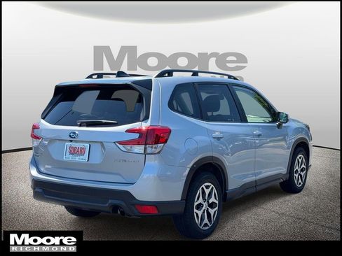 Certified 2024 Subaru Forester Premium AWD/4WD image 2