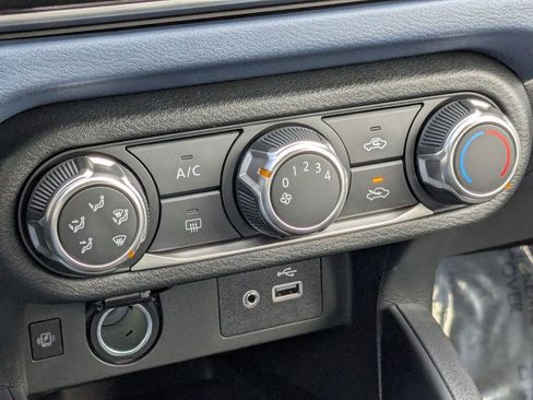 New 2025 Nissan Versa SV image 21