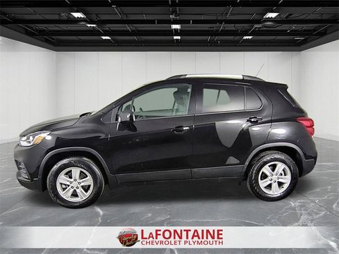 Certified 2022 Chevrolet Trax LT w/ LT Convenience Package image 5