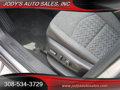 Used 2023 Chevrolet Equinox LT image 4