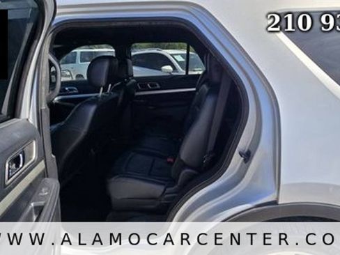 Used 2016 Ford Explorer XLT w/ Equipment Group 202A FWD image 29