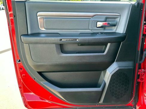 Used 2022 RAM 1500 Classic SLT image 11