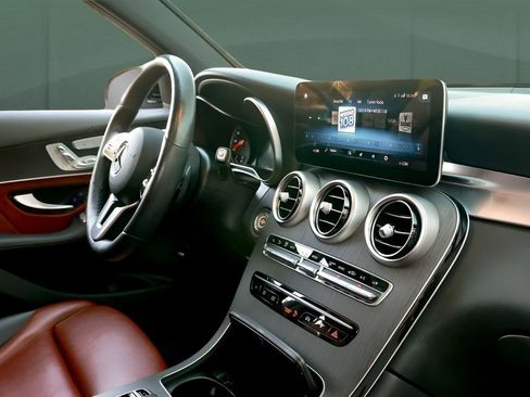 Used 2020 Mercedes-Benz GLC 300 4MATIC w/ Driver Assistance Package image 18