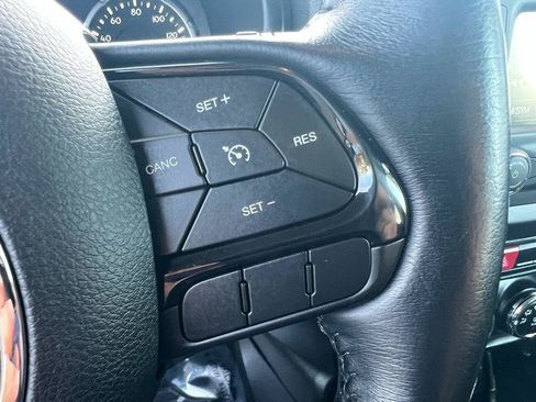 Used 2017 Jeep Renegade Altitude AWD/4WD image 24