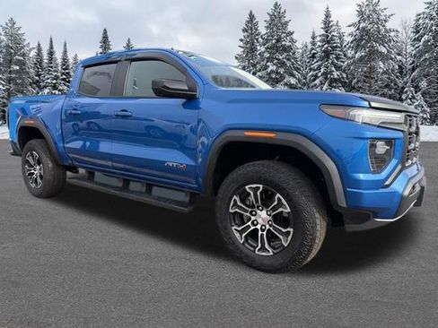 Used 2024 GMC Canyon AT4 w/ AT4 Premium Package image 9