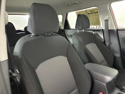 Used 2025 Kia Soul LX w/ LX Technology Package FWD image 29