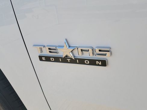 New 2026 Chevrolet Suburban LT w/ Comfort Package image 10