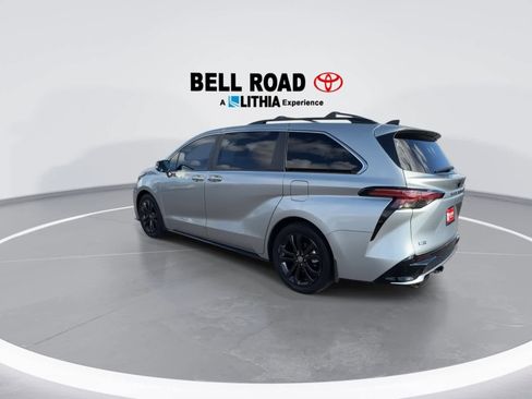 Certified 2023 Toyota Sienna XSE image 6