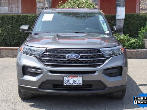 Used 2021 Ford Explorer XLT image 3