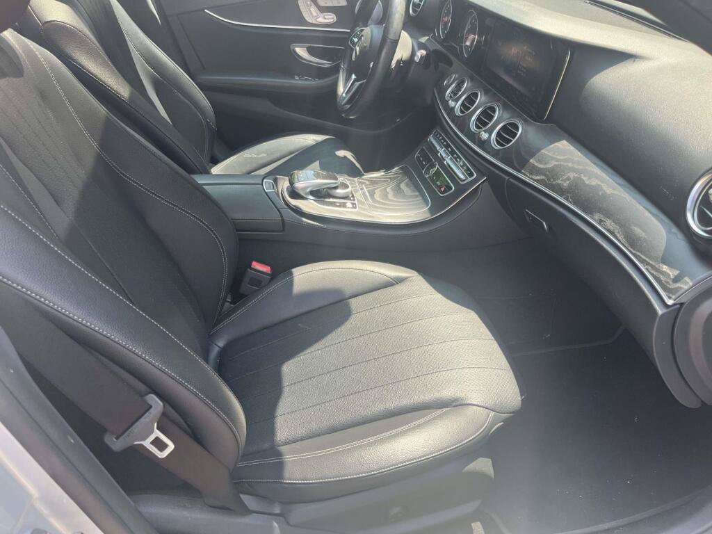 Used 2019 Mercedes-Benz E 300 4MATIC image 21