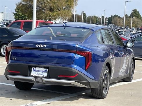 Used 2025 Kia K4 EX image 4
