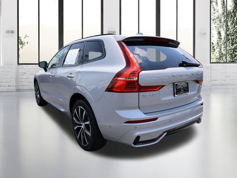 Used 2024 Volvo XC60 B5 Plus AWD/4WD image 3