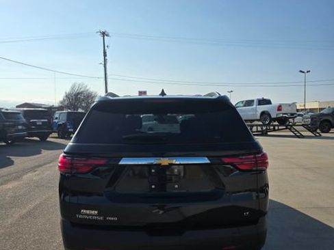 Used 2023 Chevrolet Traverse LT w/ Rear Camera Mirror Package AWD/4WD image 5