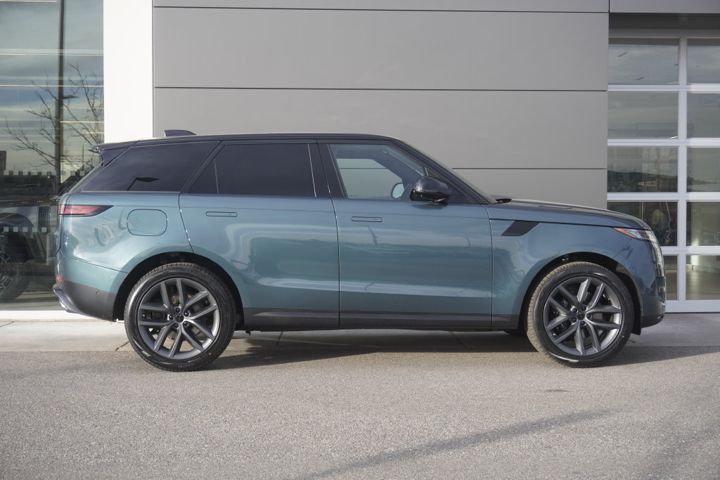 New 2026 Land Rover Range Rover Sport SE AWD/4WD image 7
