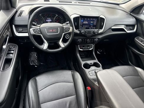 Used 2024 GMC Terrain SLT image 18