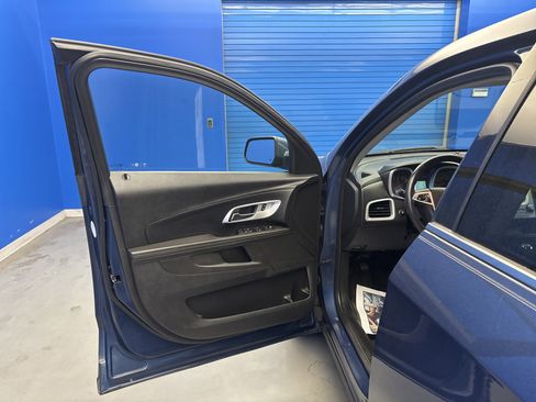 Used 2017 Chevrolet Equinox LT w/ Convenience Package FWD image 9