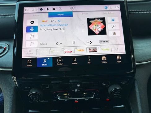 Used 2024 Jeep Grand Cherokee Limited image 24