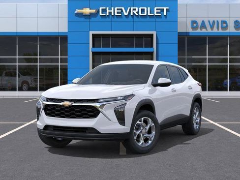 Used 2026 Chevrolet Trax LS w/ LS Convenience Package FWD image 6