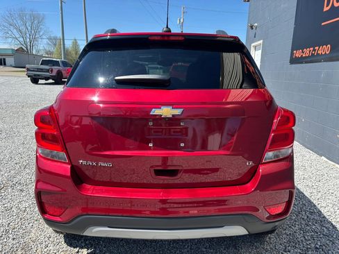Used 2020 Chevrolet Trax LT w/ LT Convenience Package AWD/4WD image 4