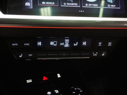 Used 2022 Audi Q4 e-tron Premium Plus w/ Premium Plus image 25