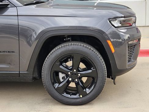 New 2026 Jeep Grand Cherokee Limited w/ Limited Altitude Package AWD/4WD image 6