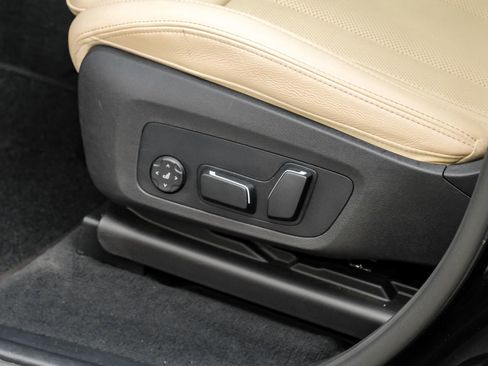 Used 2025 BMW X4 xDrive30i image 44