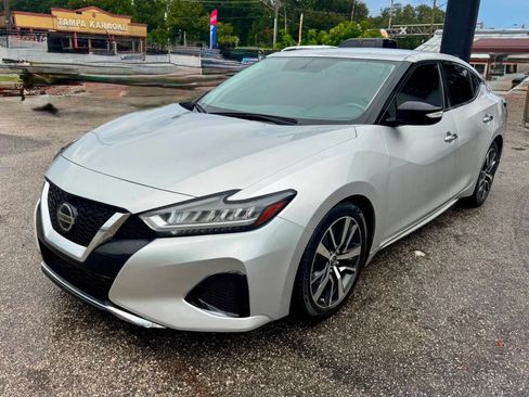 Used 2019 Nissan Maxima 3.5 SV w/ Floor Mat Group FWD image 11