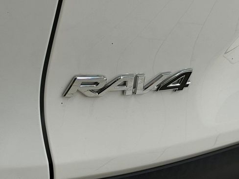 Used 2023 Toyota RAV4 XLE AWD/4WD image 32