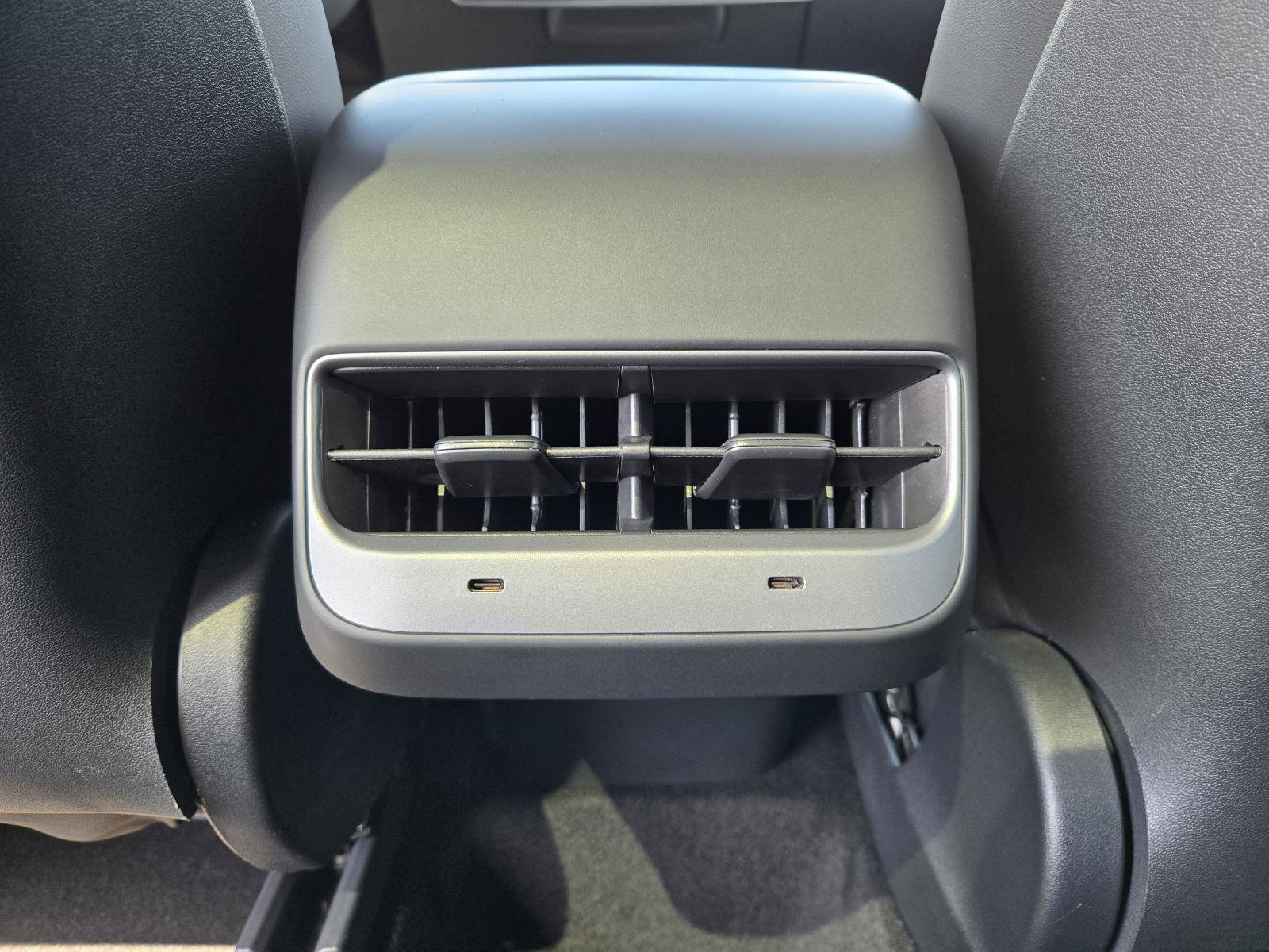 Used 2023 Tesla Model Y 2WD image 23