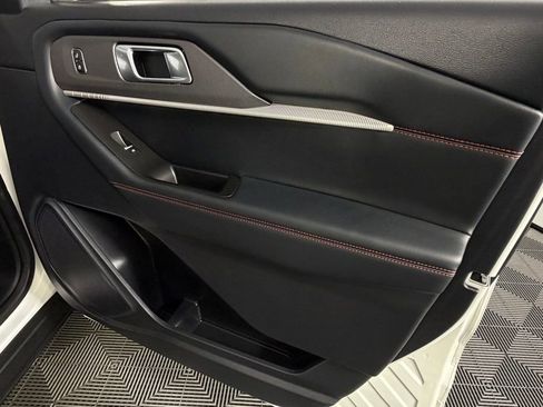 Used 2025 Ford Explorer ST-Line image 37