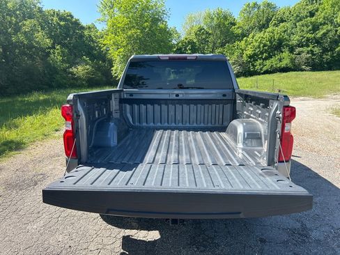 Used 2021 Chevrolet Silverado 1500 Custom AWD/4WD image 25