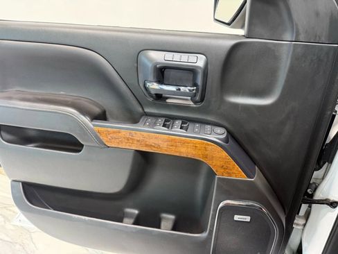 Used 2017 Chevrolet Silverado 1500 High Country image 10