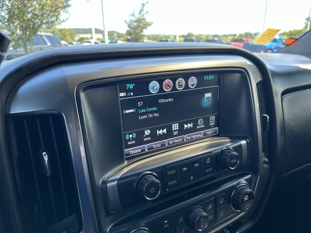 Used 2018 Chevrolet Silverado 1500 LT w/ All Star Edition AWD/4WD image 28