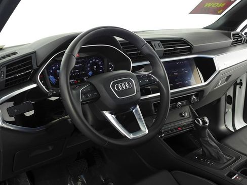 Used 2022 Audi Q3 2.0T Premium w/ Black Optic Sport Package image 31