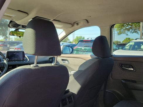 Certified 2023 Nissan Rogue SV FWD image 12