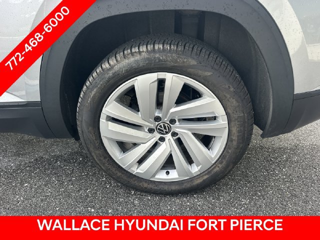 Used 2020 Volkswagen Atlas Cross Sport SE w/ Panoramic Sunroof Package FWD image 14