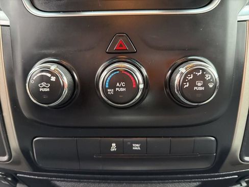 Used 2013 RAM 1500 Classic SLT RWD image 32