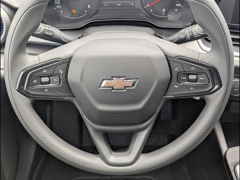 New 2026 Chevrolet Trax LS w/ LS Convenience Package FWD image 19