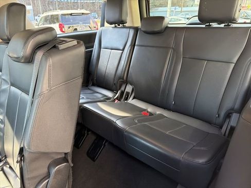 Used 2024 Ford Expedition Max XLT image 12